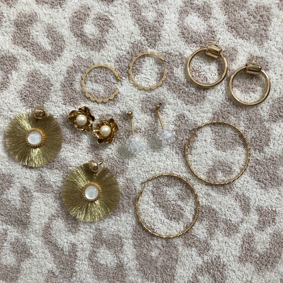 Jewelry - Set of gold earrings